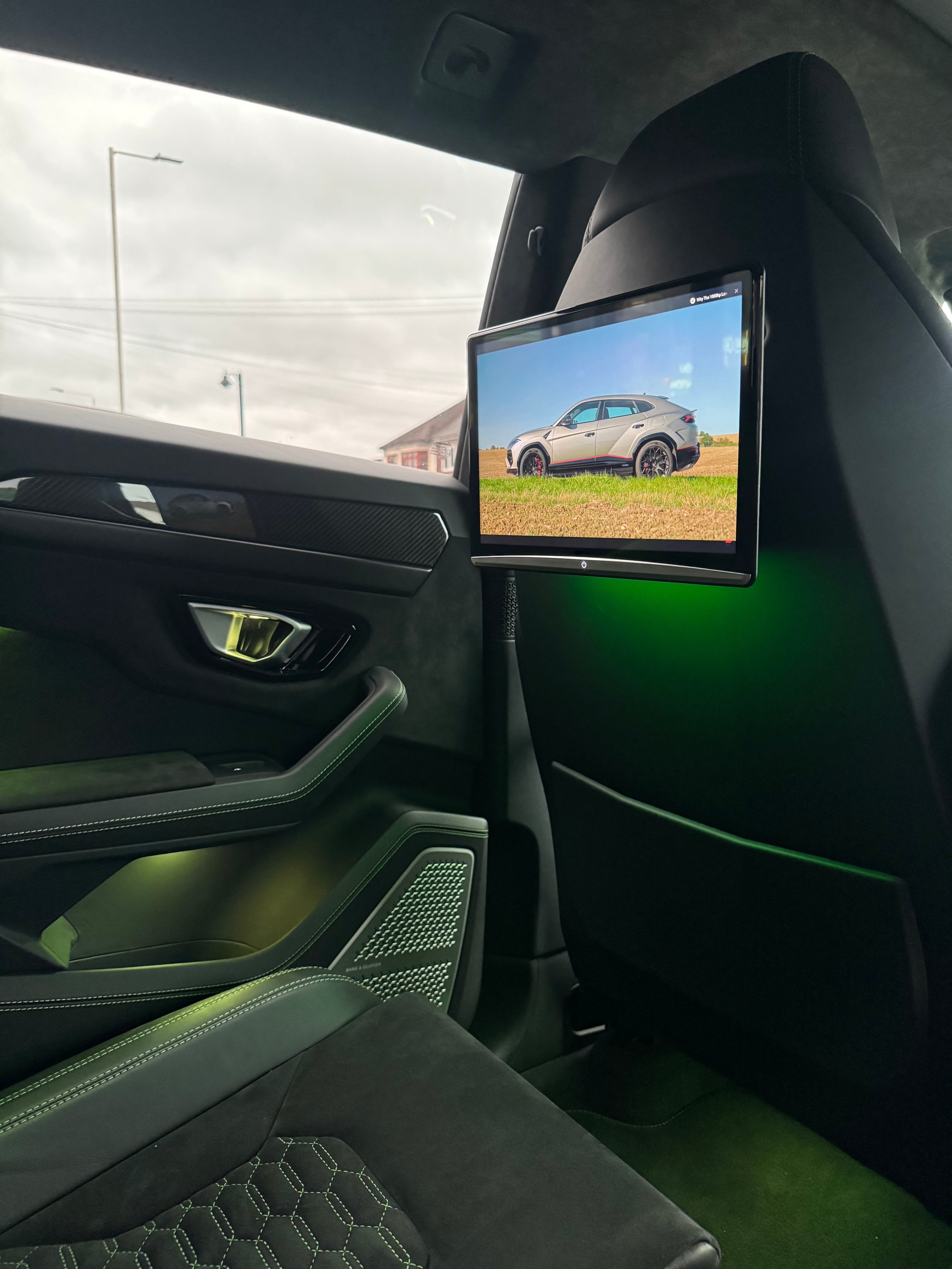 VMC Car Rear Seat Entertainment Screens (RES)