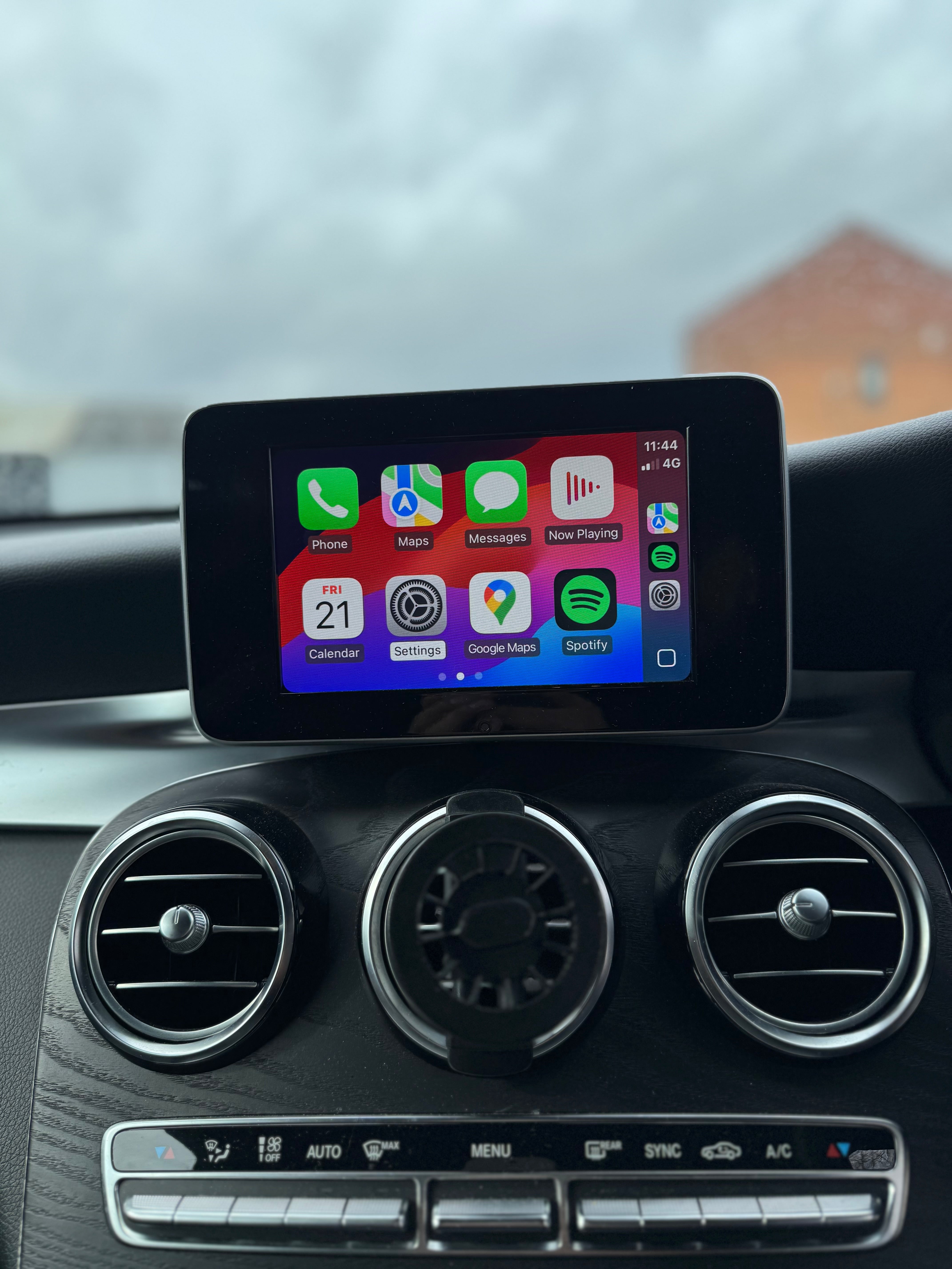 Mercedes Apple CarPlay