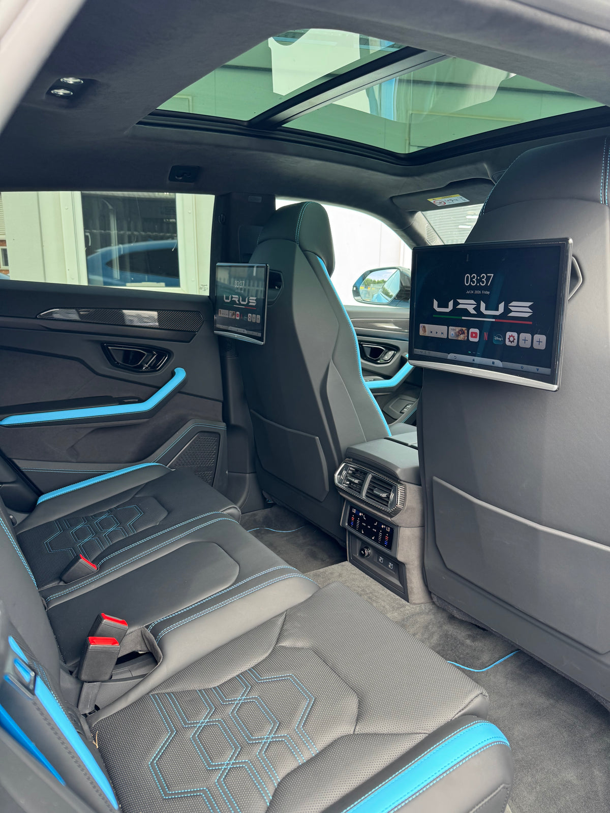 VMC Car Rear Seat Entertainment Screens (RES)