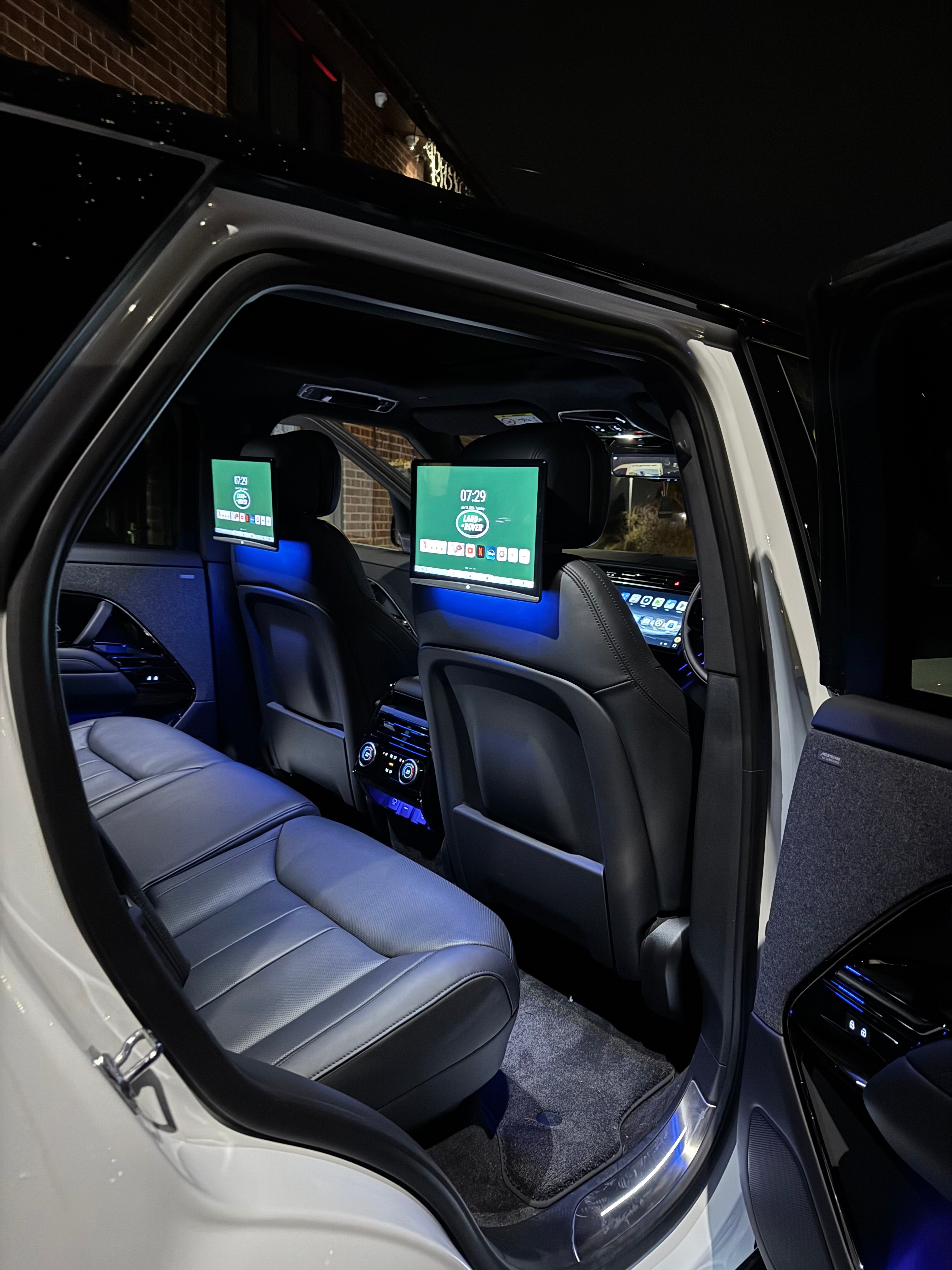 VMC Car Rear Seat Entertainment Screens (RES)