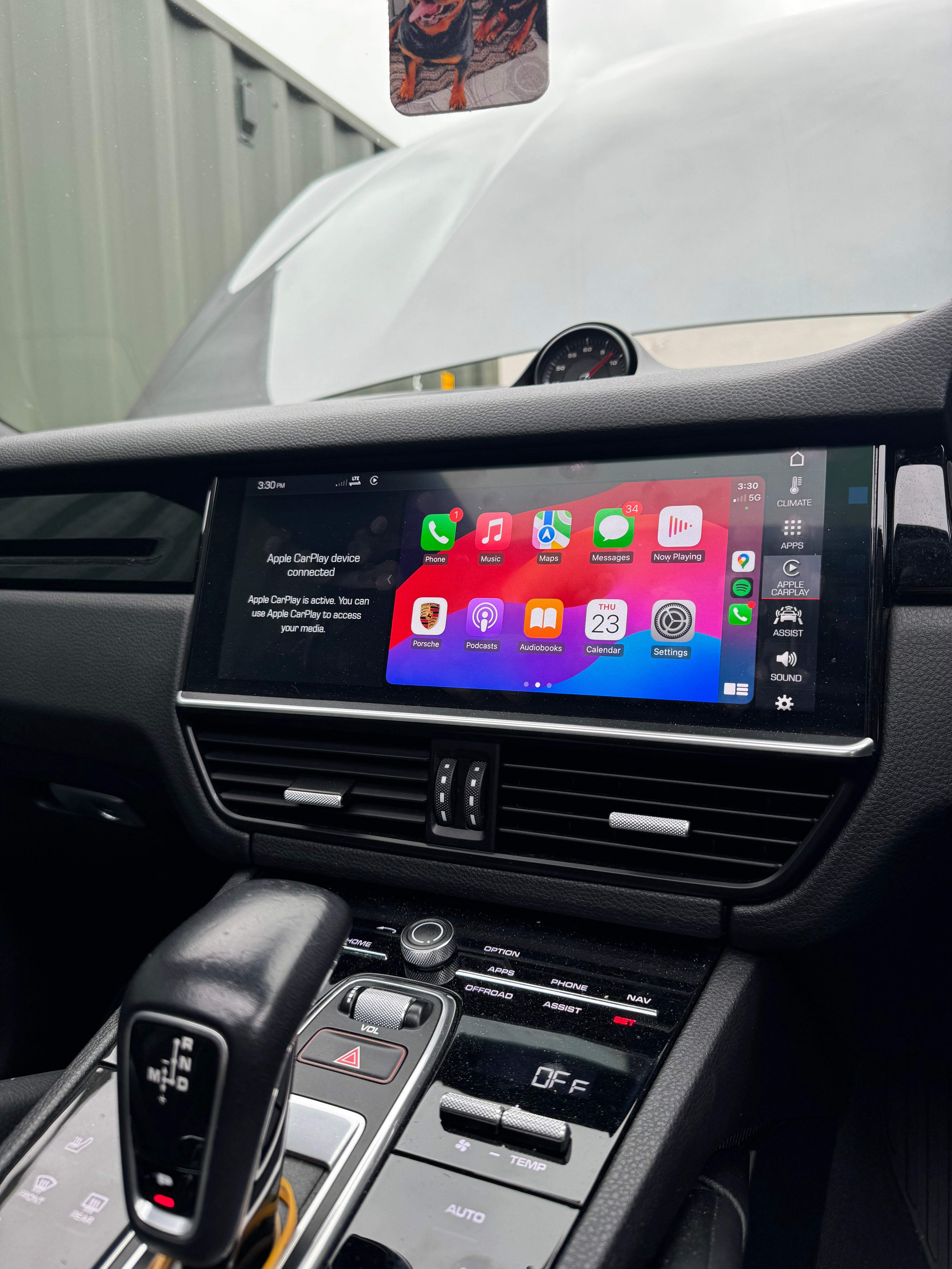 Porsche Half-Screen to Full-Screen Apple CarPlay Upgrade
